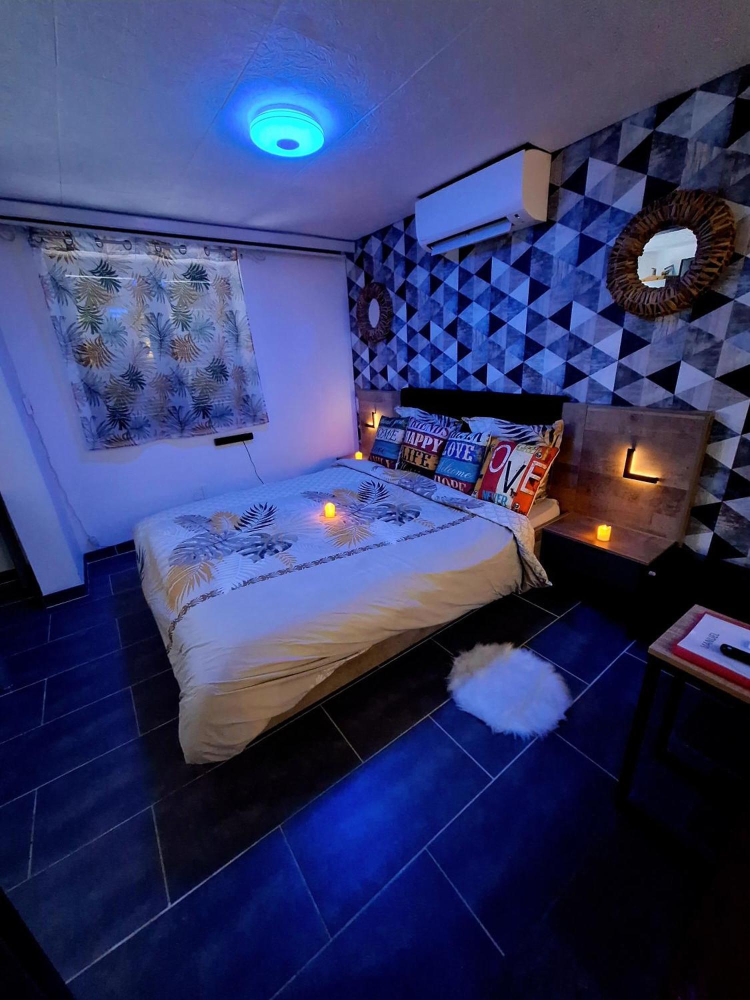 Les Charmes-Balneotherapie-Videoprojecteur-Netflix Baume-les-Dames Exterior foto